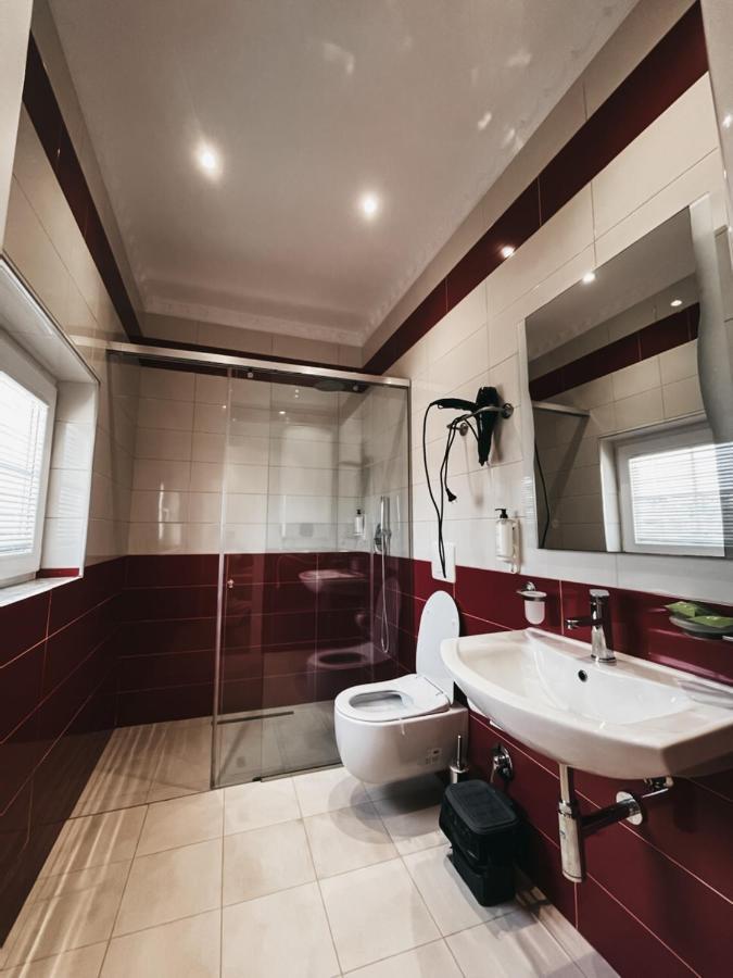 Amansar Boutique Hotel Tirana Buitenkant foto
