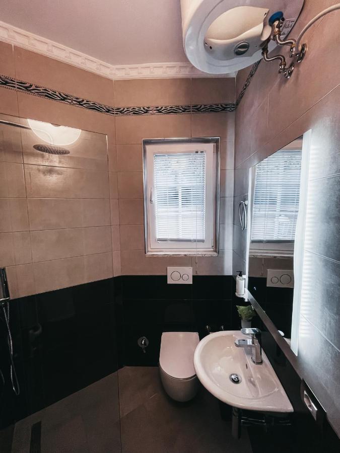 Amansar Boutique Hotel Tirana Buitenkant foto