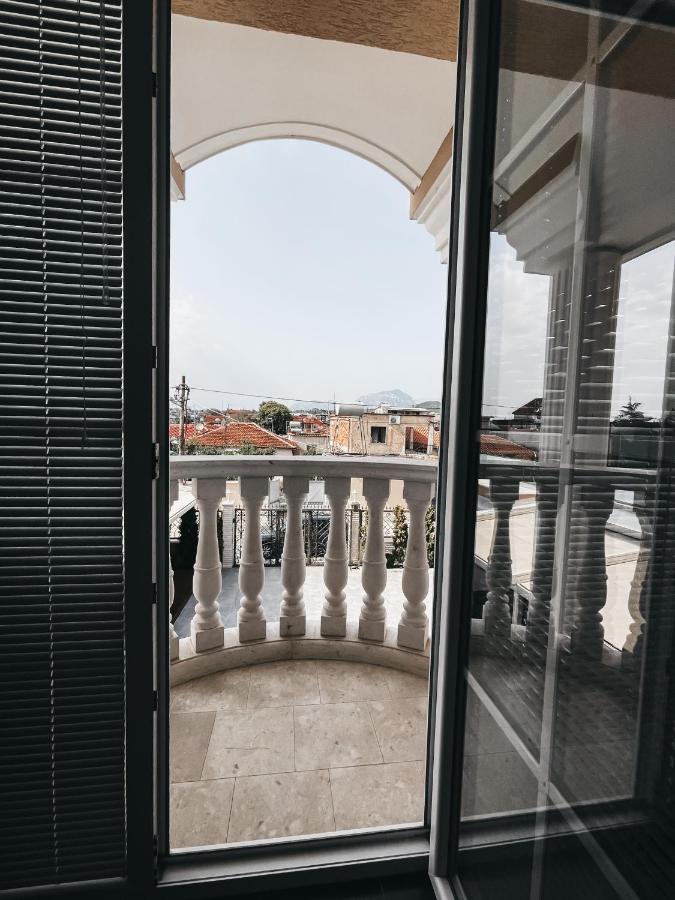 Amansar Boutique Hotel Tirana Buitenkant foto